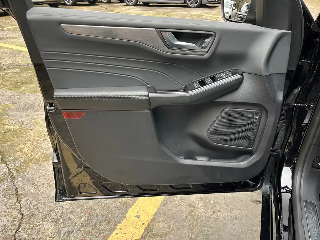 Ford Escape — миниатюра 8