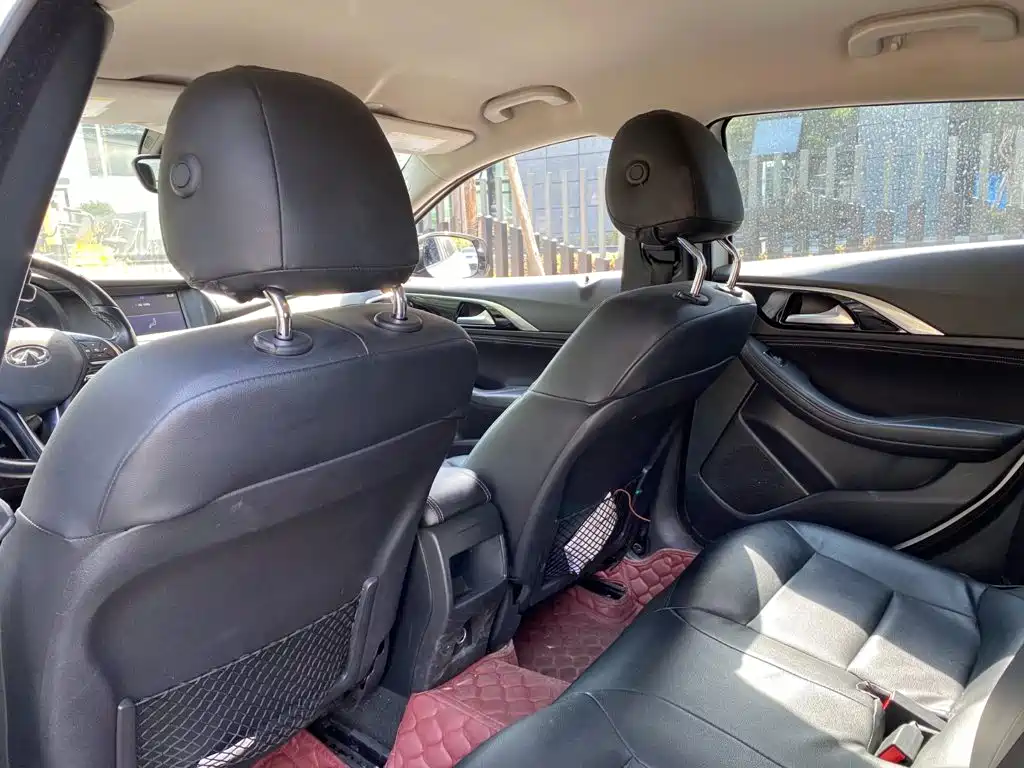 Infiniti QX30 — миниатюра 11