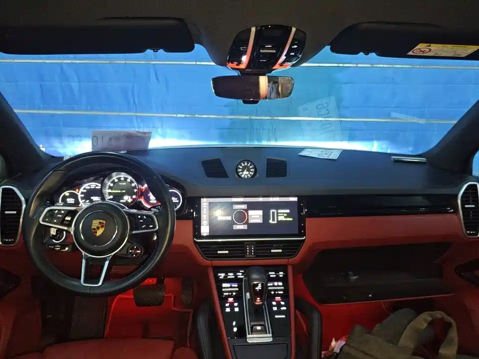 Porsche Cayenne Hybrid — миниатюра 7