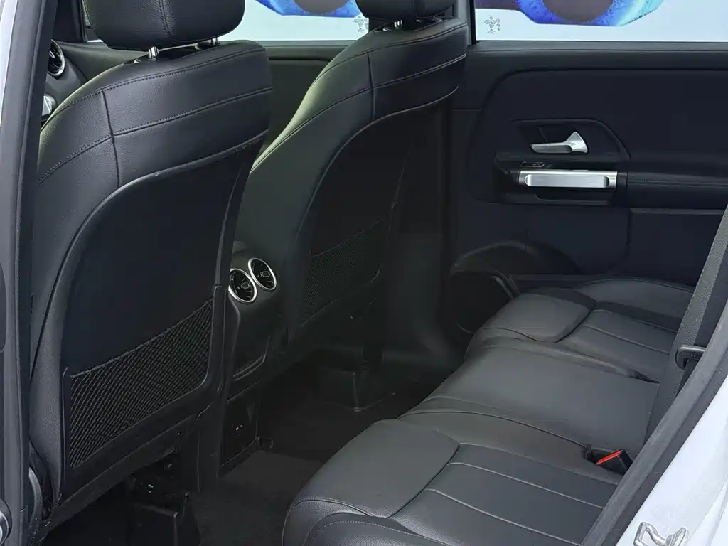 Mercedes-Benz GLB — миниатюра 8