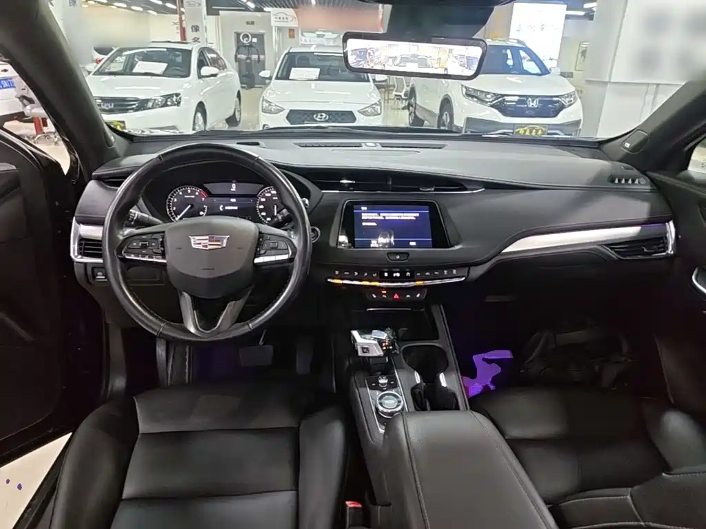 Cadillac XT4 — миниатюра 10