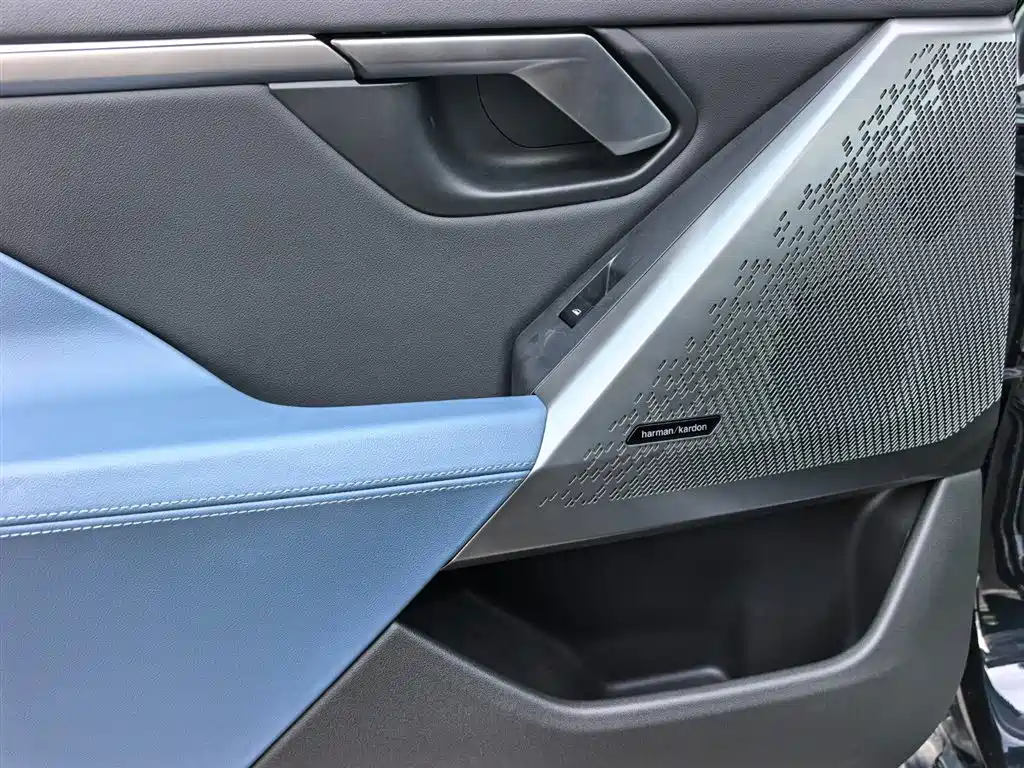 BMW i5 — миниатюра 26