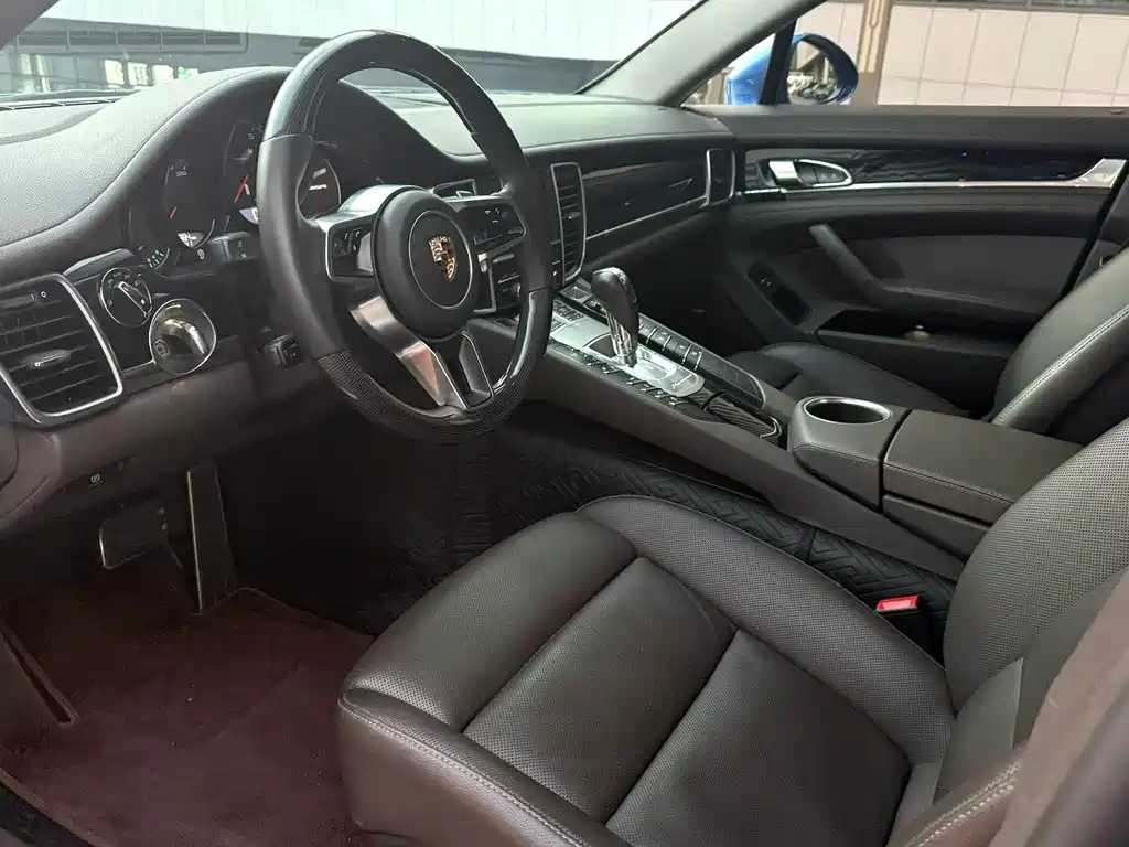 Porsche Panamera — миниатюра 5