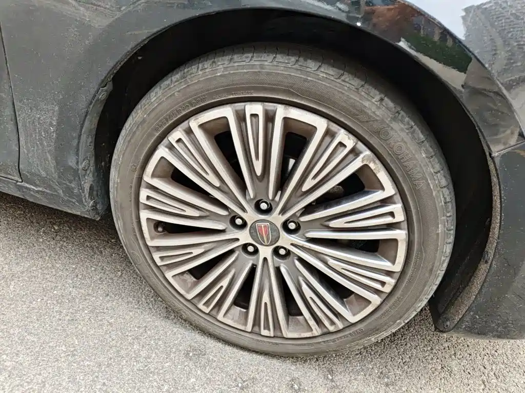 Hongqi Hongqi H5 — миниатюра 8