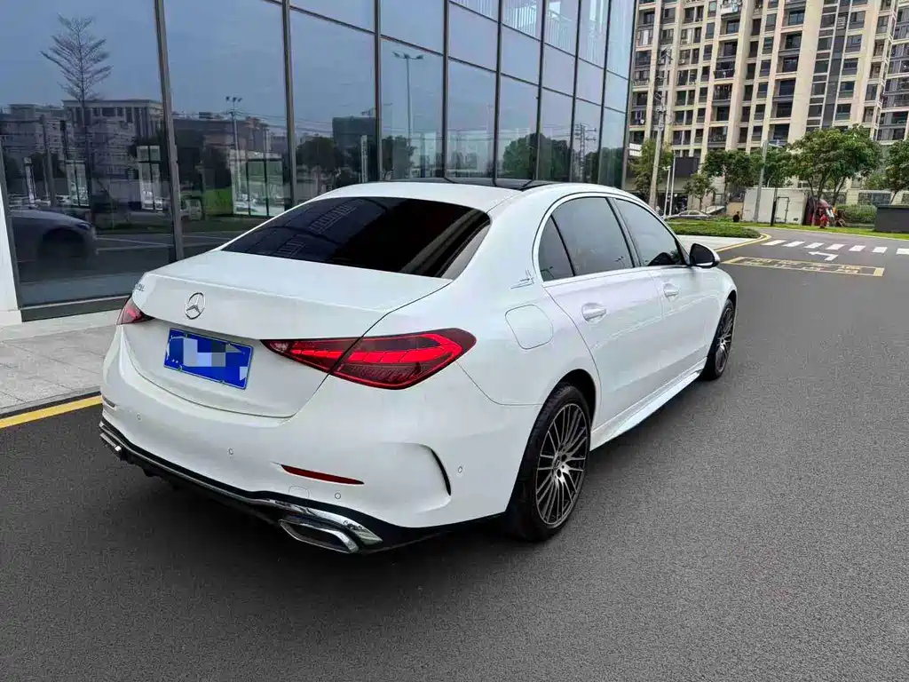 Mercedes-Benz C-Class — миниатюра 6