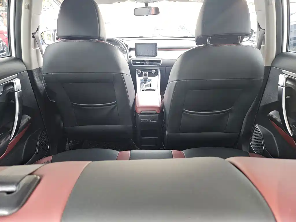 Geely Binyue — миниатюра 12