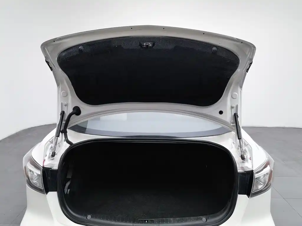 Mazda 3 Xingcheng — миниатюра 16
