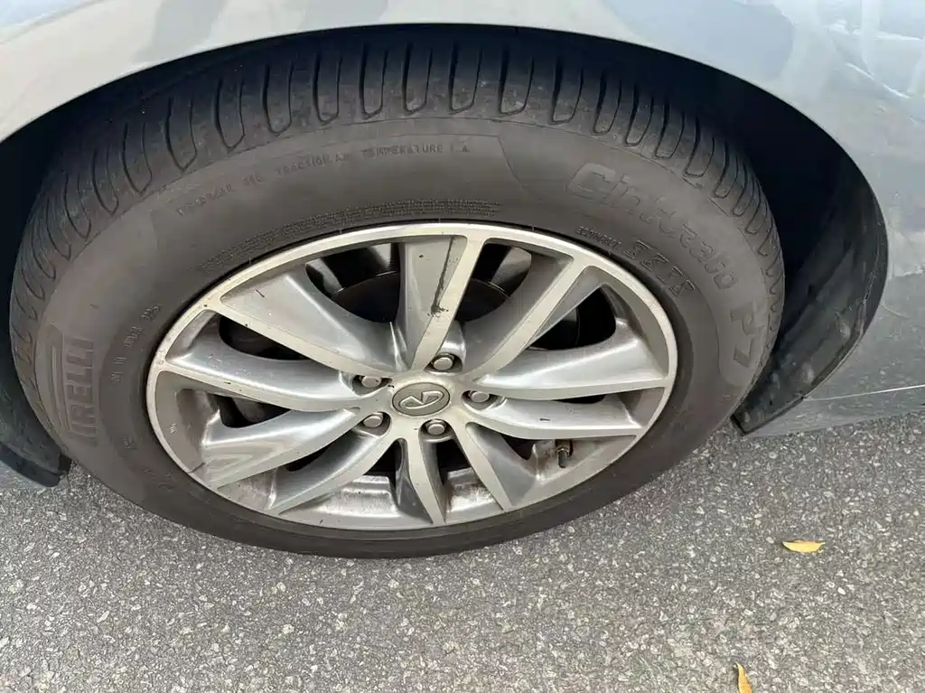 Infiniti Q50L 2015 2.0T Enjoy