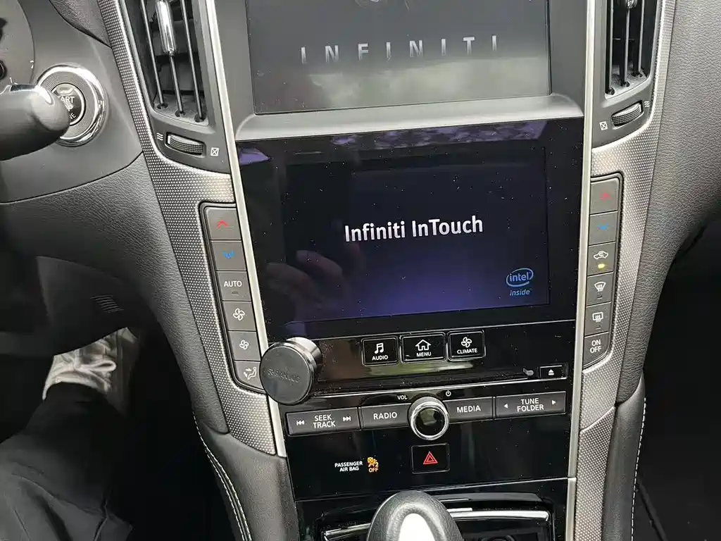 Infiniti Q50L 2015 2.0T Enjoy
