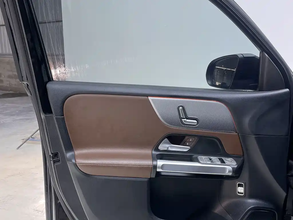 Mercedes-Benz GLB — миниатюра 15