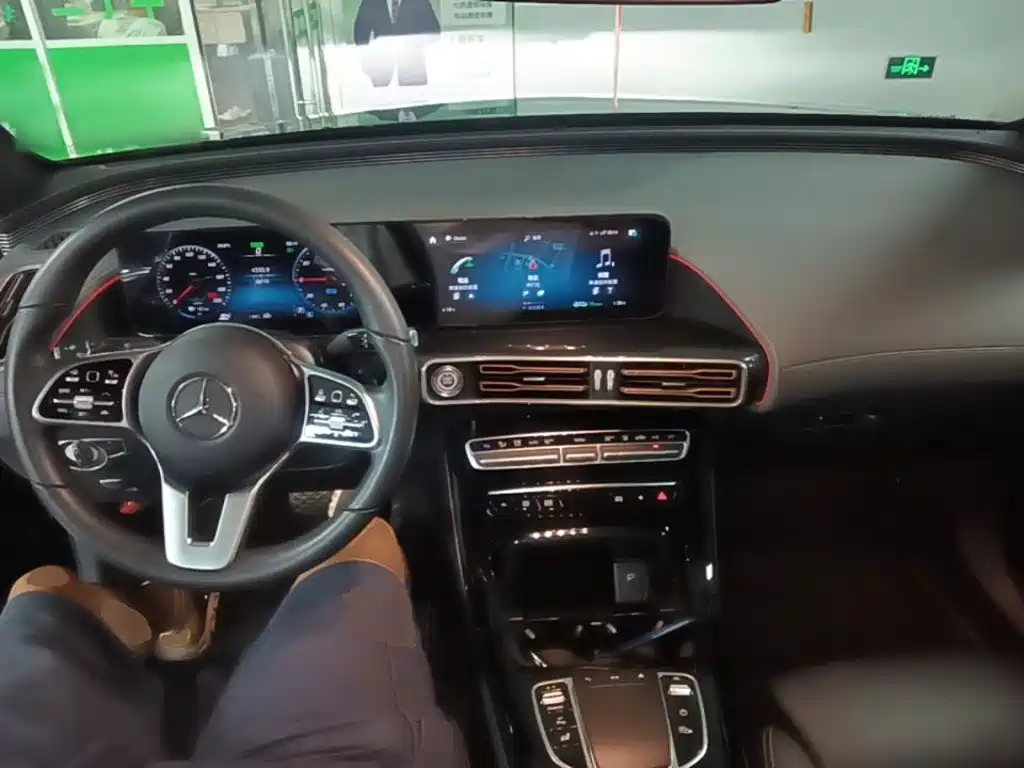 Mercedes-Benz EQC — миниатюра 10
