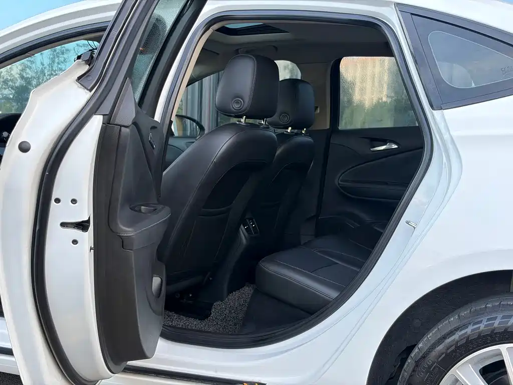 Buick Verano — миниатюра 8