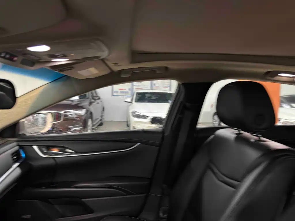 Cadillac XTS