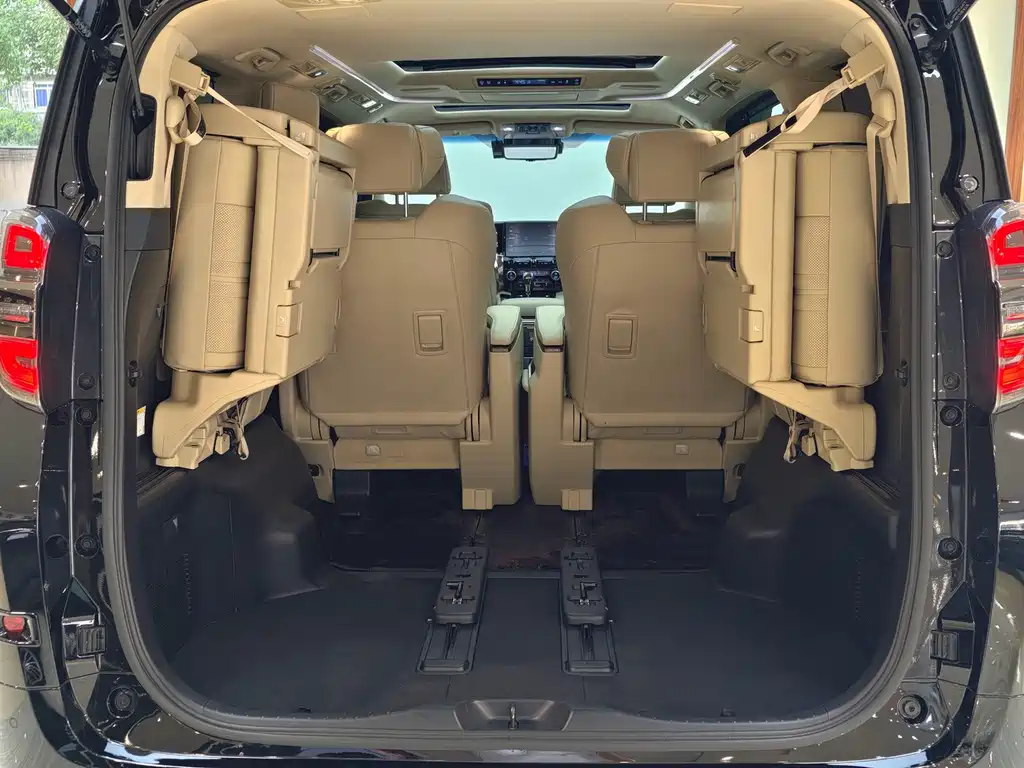 Toyota Vellfire — миниатюра 15