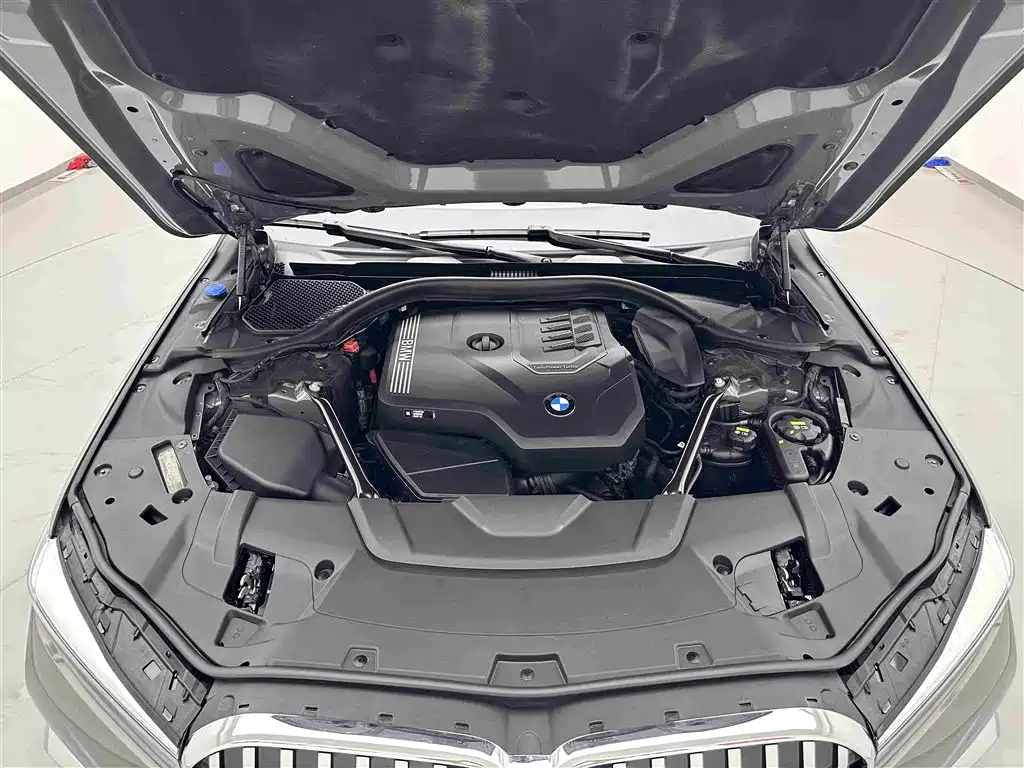 BMW 7 Series — миниатюра 28