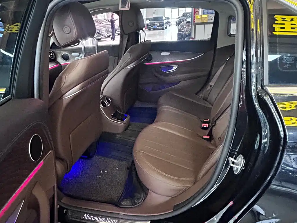 Mercedes-Benz E-Class — миниатюра 4