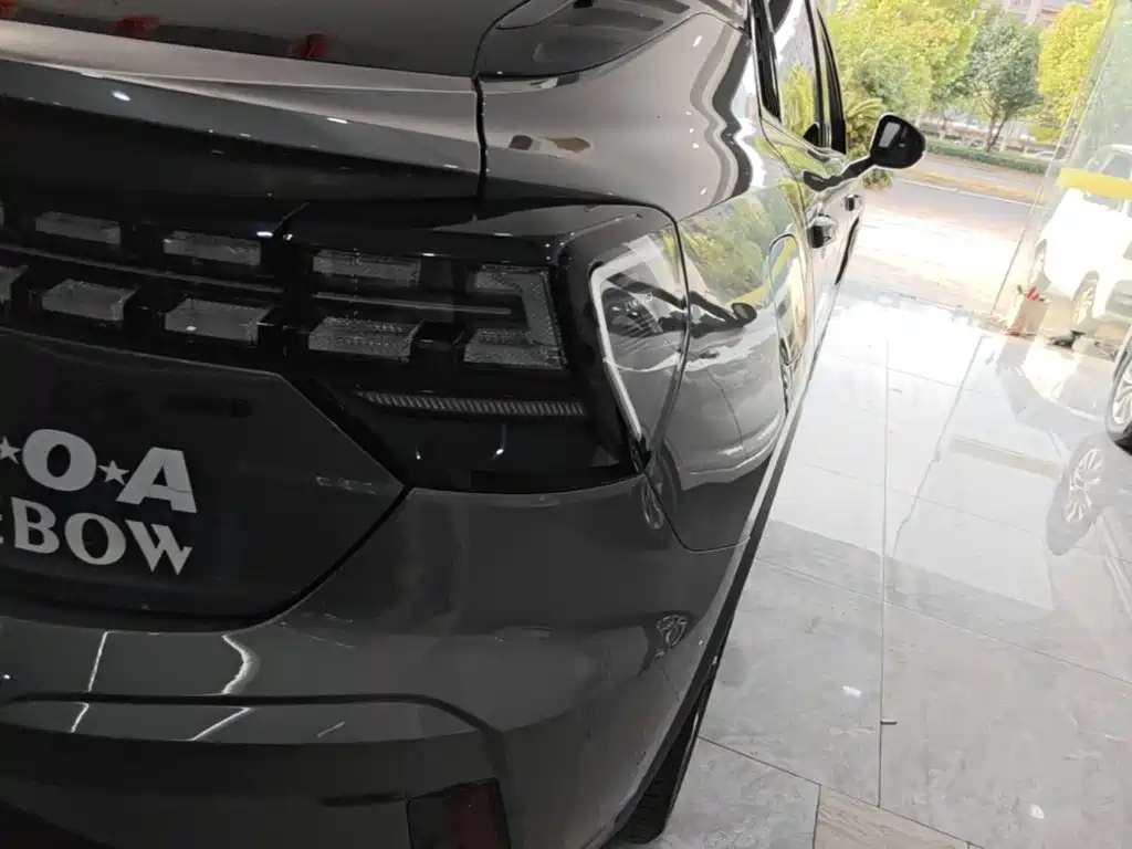 Lynk & Co 05 — миниатюра 8