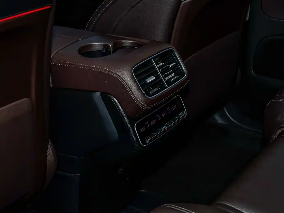 Mercedes-Benz GLE (Import) — миниатюра 11