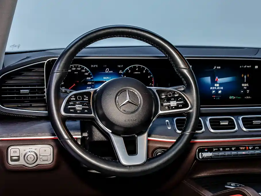 Mercedes-Benz GLE (Import) — миниатюра 24