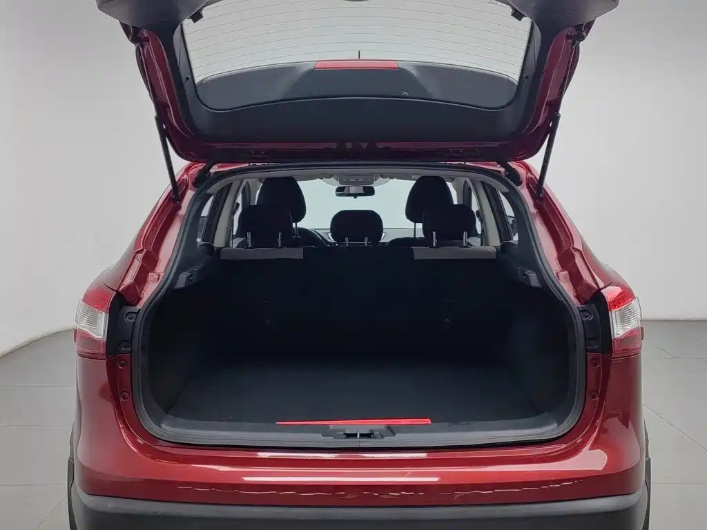 Nissan Qashqai — миниатюра 16