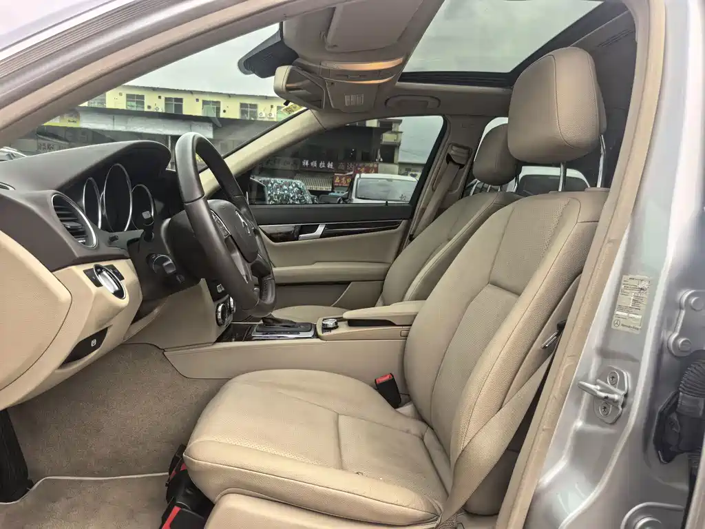 Mercedes-Benz C-Class — миниатюра 11