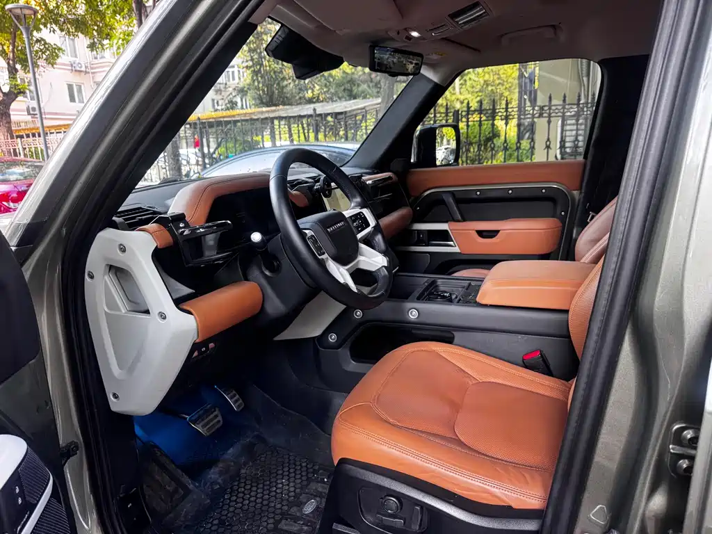 Land Rover Defender — миниатюра 4