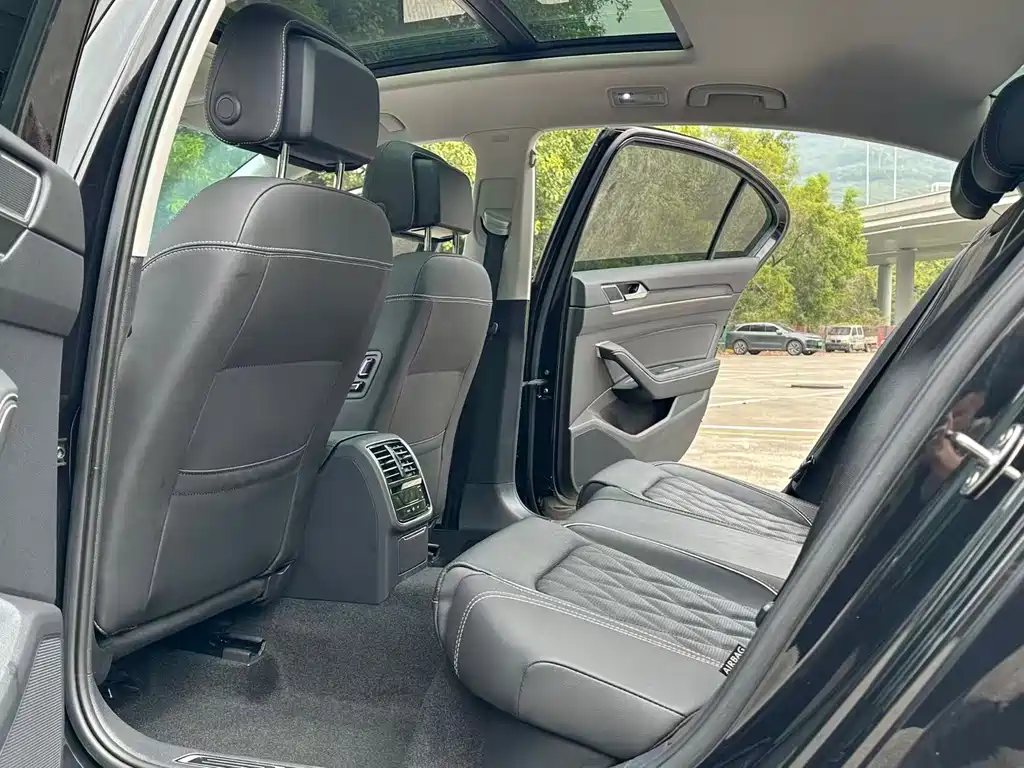 Volkswagen 迈腾 PHEV — миниатюра 6