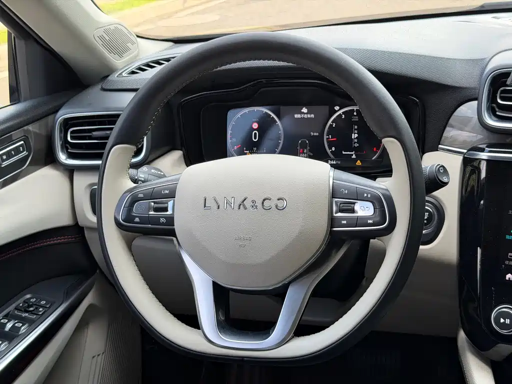 Lynk & Co 02 — миниатюра 16
