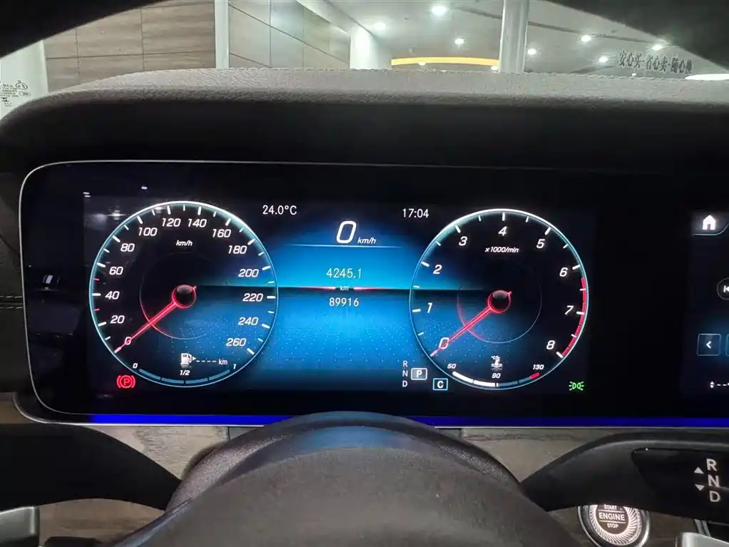Mercedes-Benz E-Class — миниатюра 12