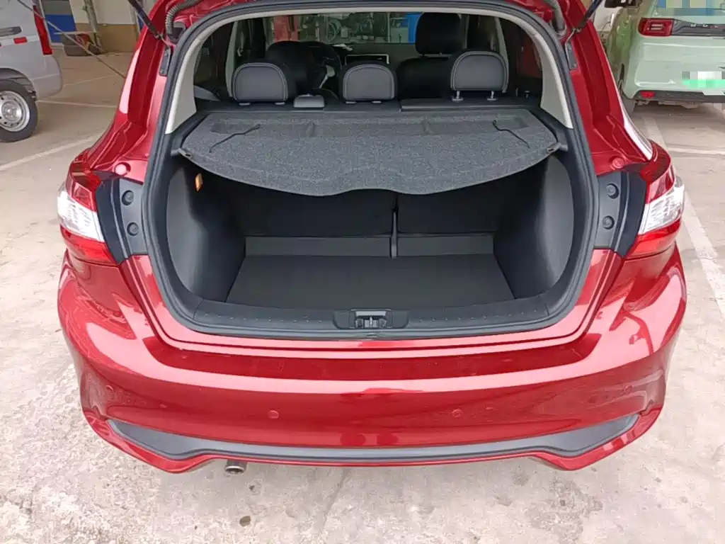 Nissan Tiida — миниатюра 19