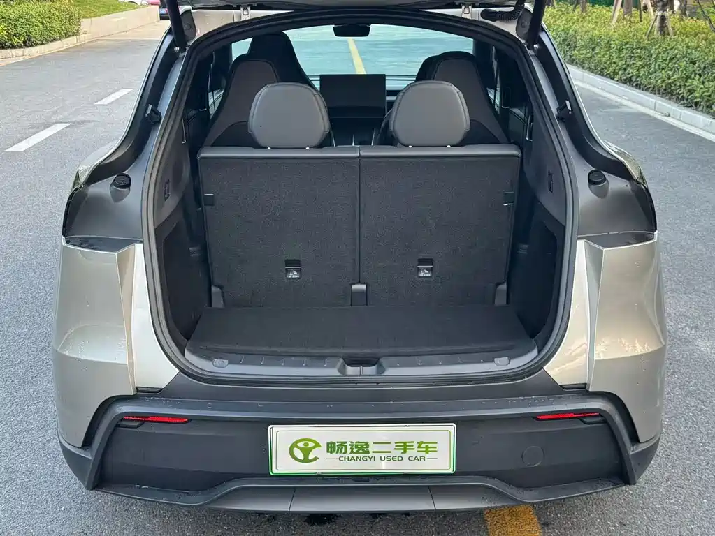 Tesla Model Y L — миниатюра 22
