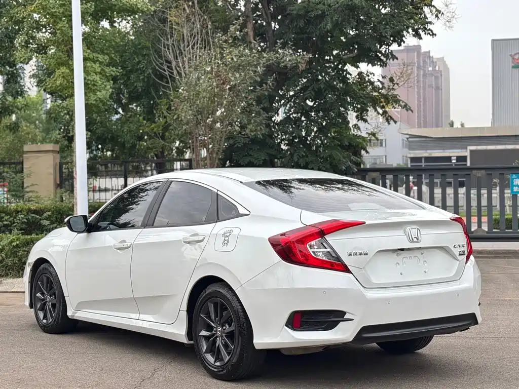 Honda Civic — миниатюра 9