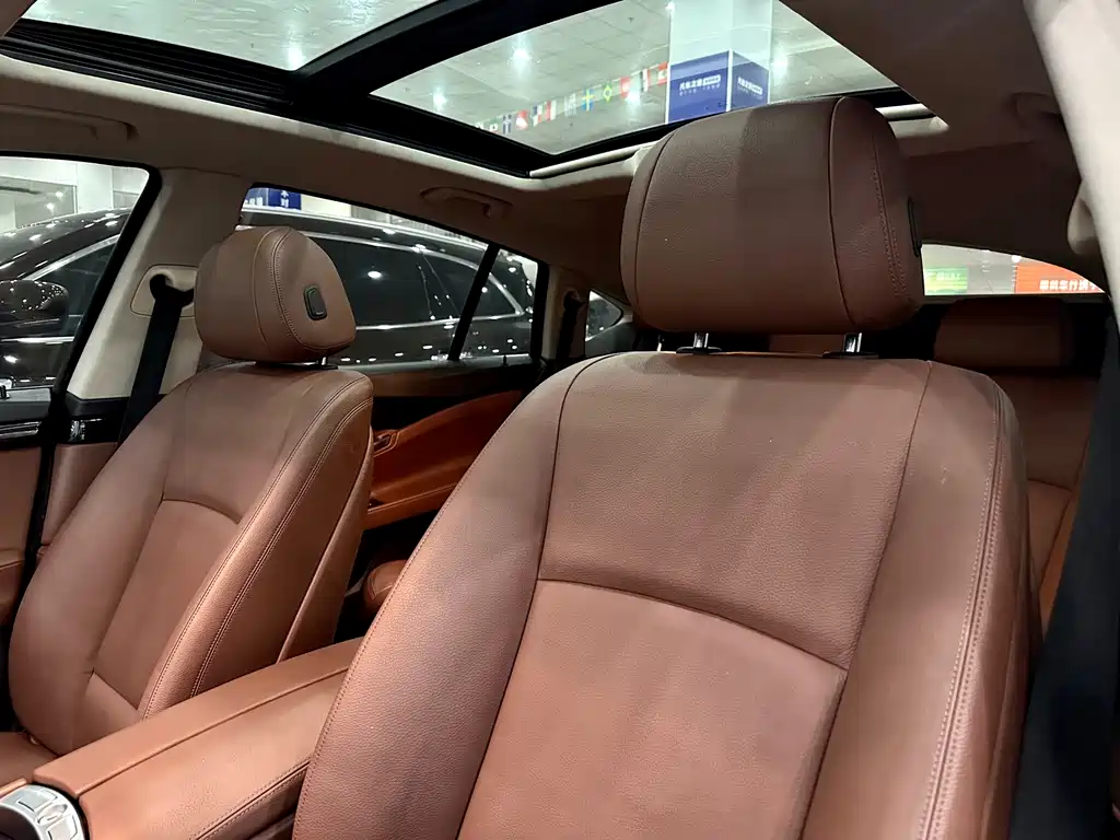 BMW 5 Series GT — миниатюра 13