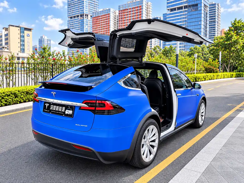 Tesla Model X — миниатюра 12