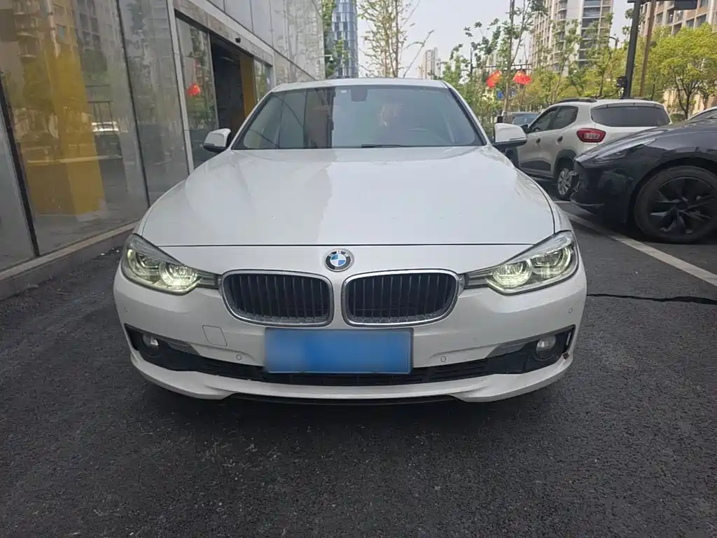 BMW 3 Series — миниатюра 3