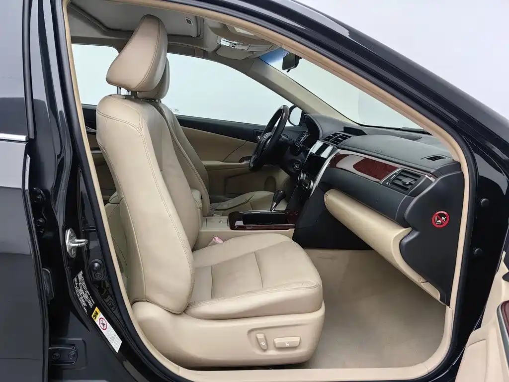 Toyota Camry — миниатюра 23