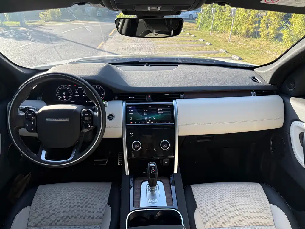 Land Rover Discovery Sport Hybrid — миниатюра 17