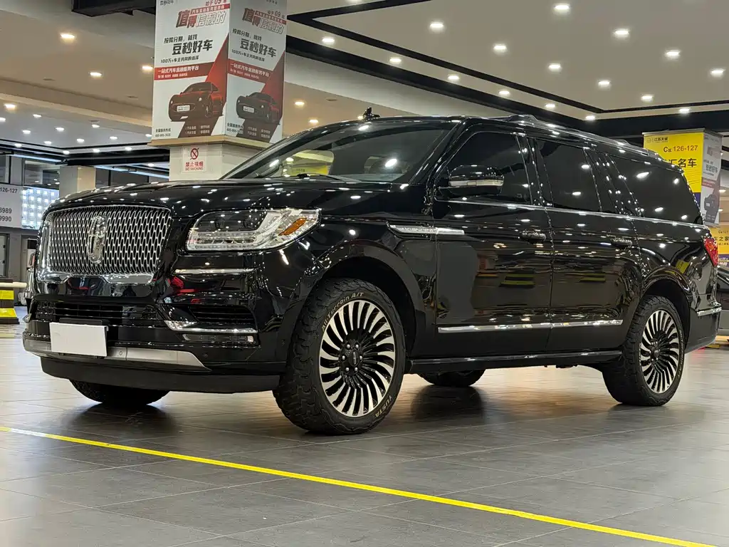 Lincoln Navigator