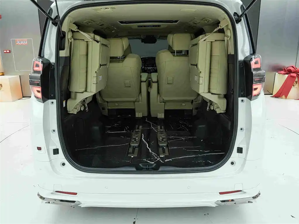 Toyota Vellfire — миниатюра 23