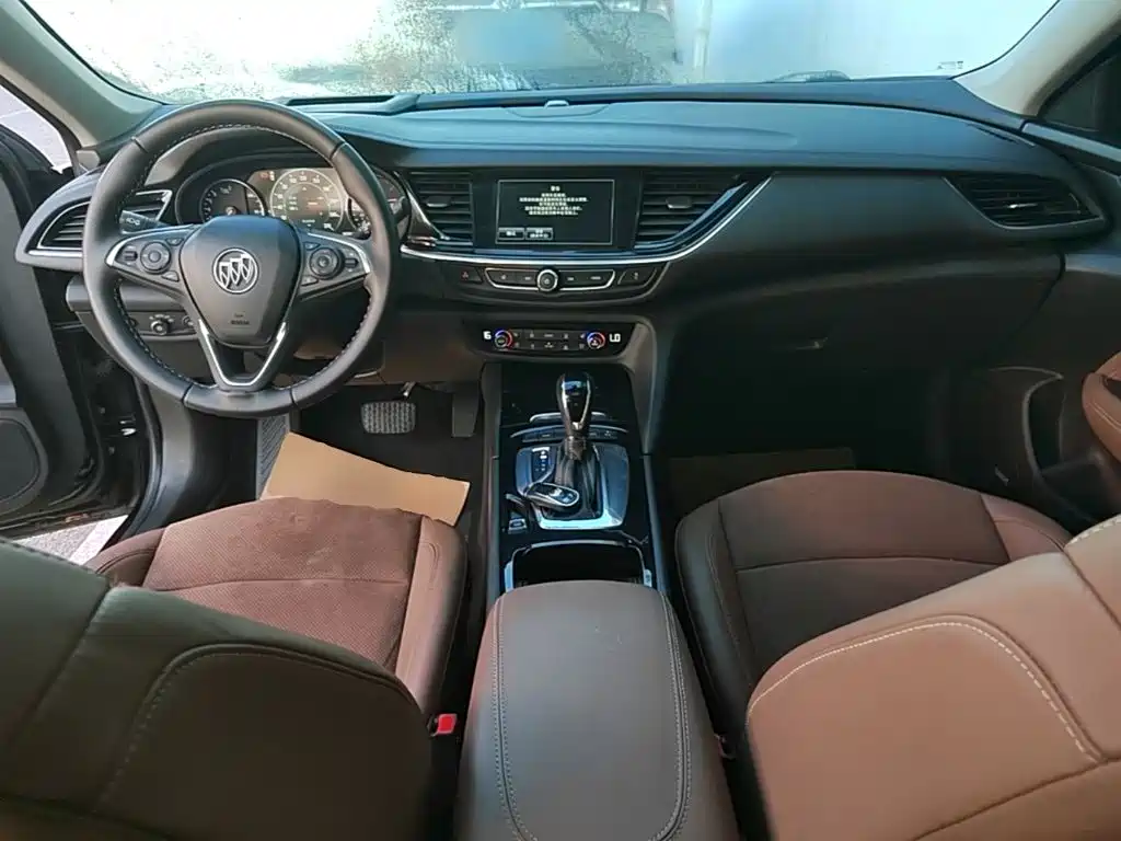 Buick Regal — миниатюра 10