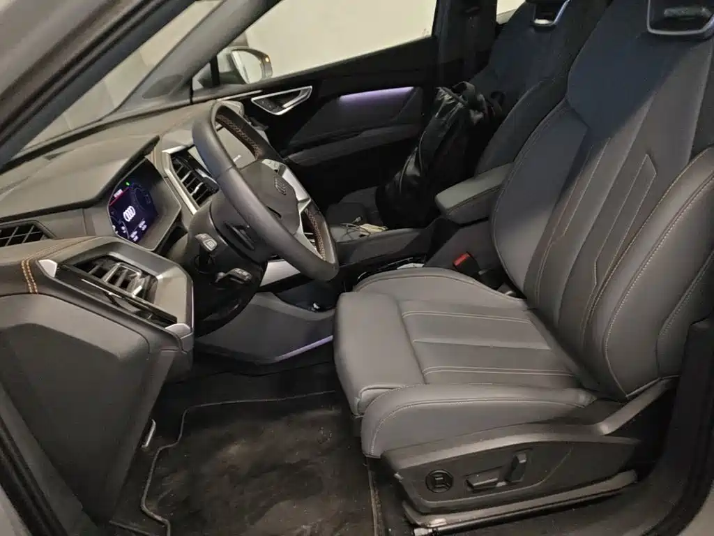 Audi Q4 e-tron — миниатюра 15
