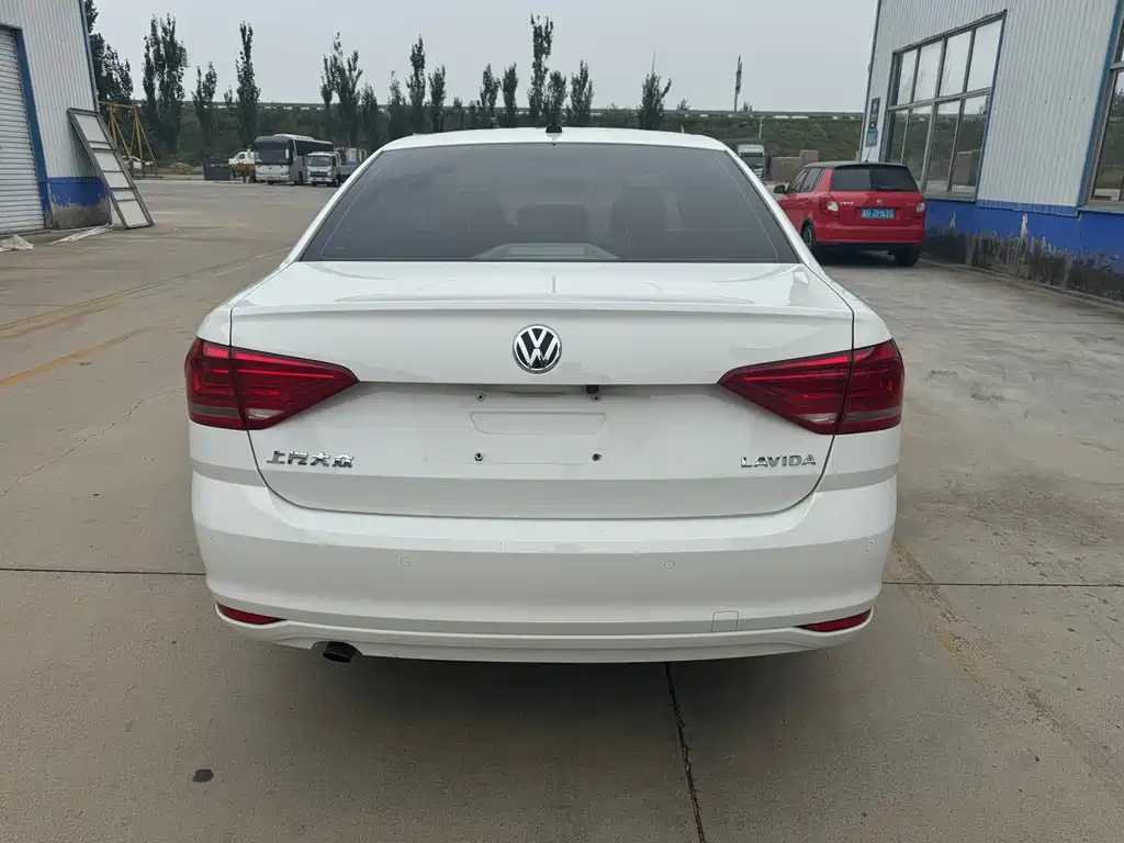 Volkswagen Lavida — миниатюра 7