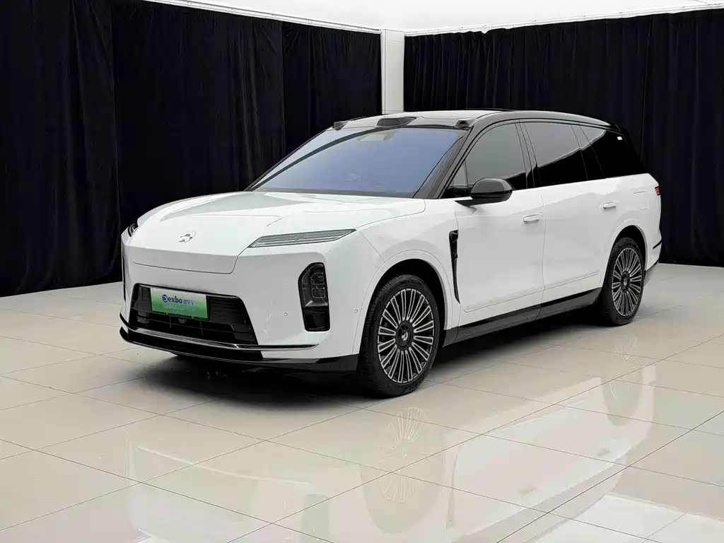 NIO ES8
