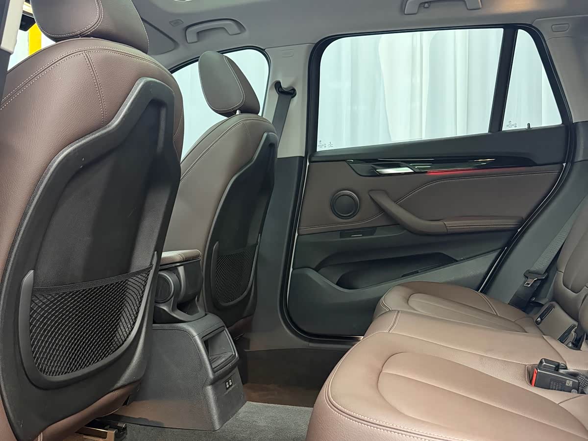 BMW X1 1.5 л 2021 г. Белый, пробег 35000 км
