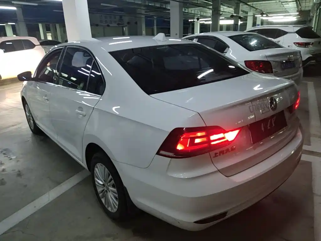 Volkswagen Santana — миниатюра 5