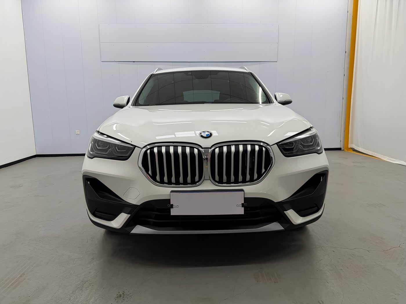 BMW X1 1.5 л 2021 г. Белый, пробег 35000 км