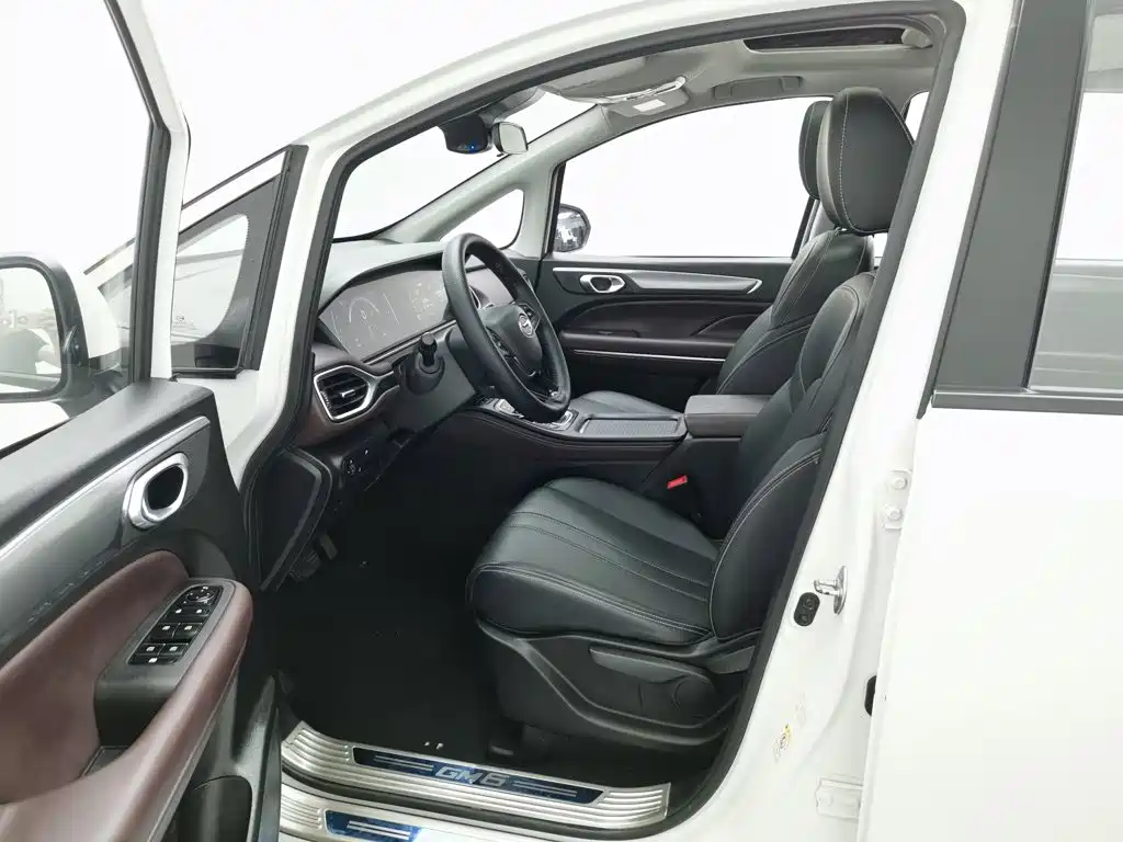 GAC Motor Trumpchi M6 — миниатюра 10