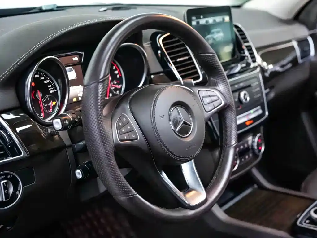 Mercedes-Benz GLS — миниатюра 9