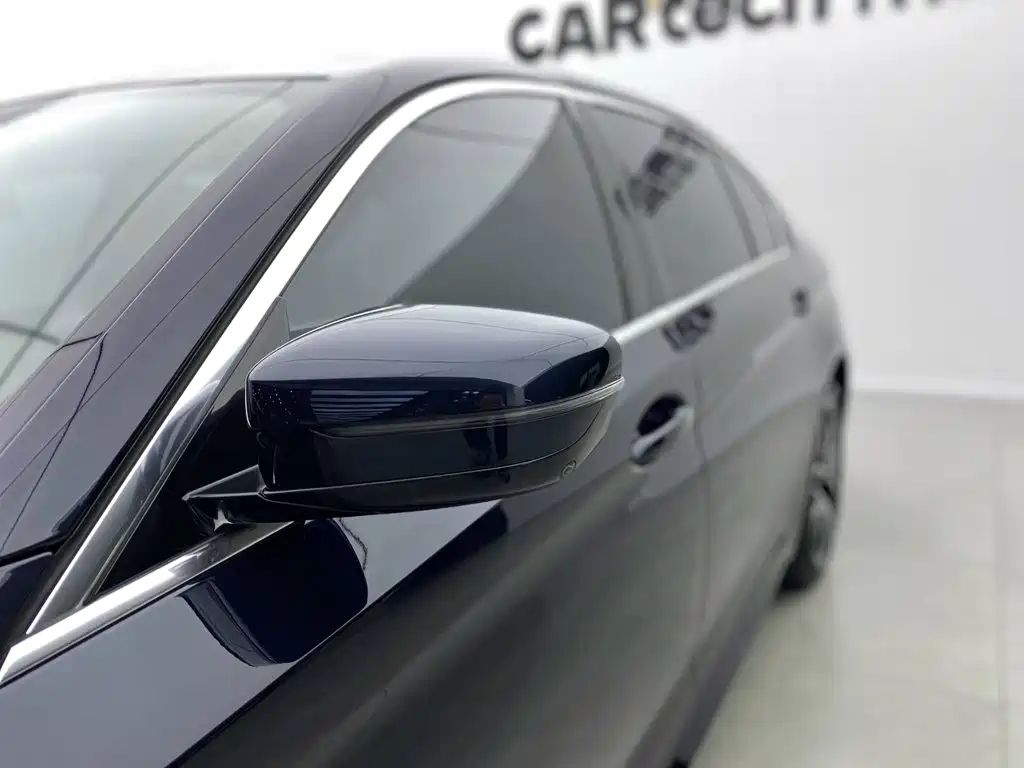 BMW 5 Series — миниатюра 14