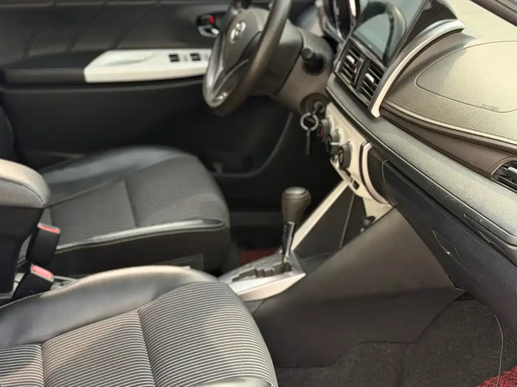 Toyota Yaris L — миниатюра 9
